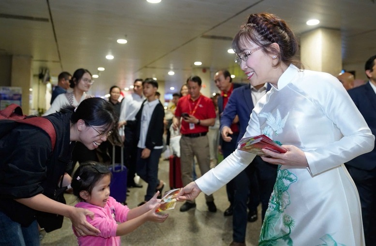 Tiến sĩ Nguyễn Thị Phương Thảo: Hình ảnh phụ nữ Việt Nam dấn thân và khát vọng phụng sự- Ảnh 4. Tiến sĩ Nguyễn Thị Phương Thảo: Hình ảnh phụ nữ Việt Nam dấn thân và khát vọng phụng sự- Ảnh 4.