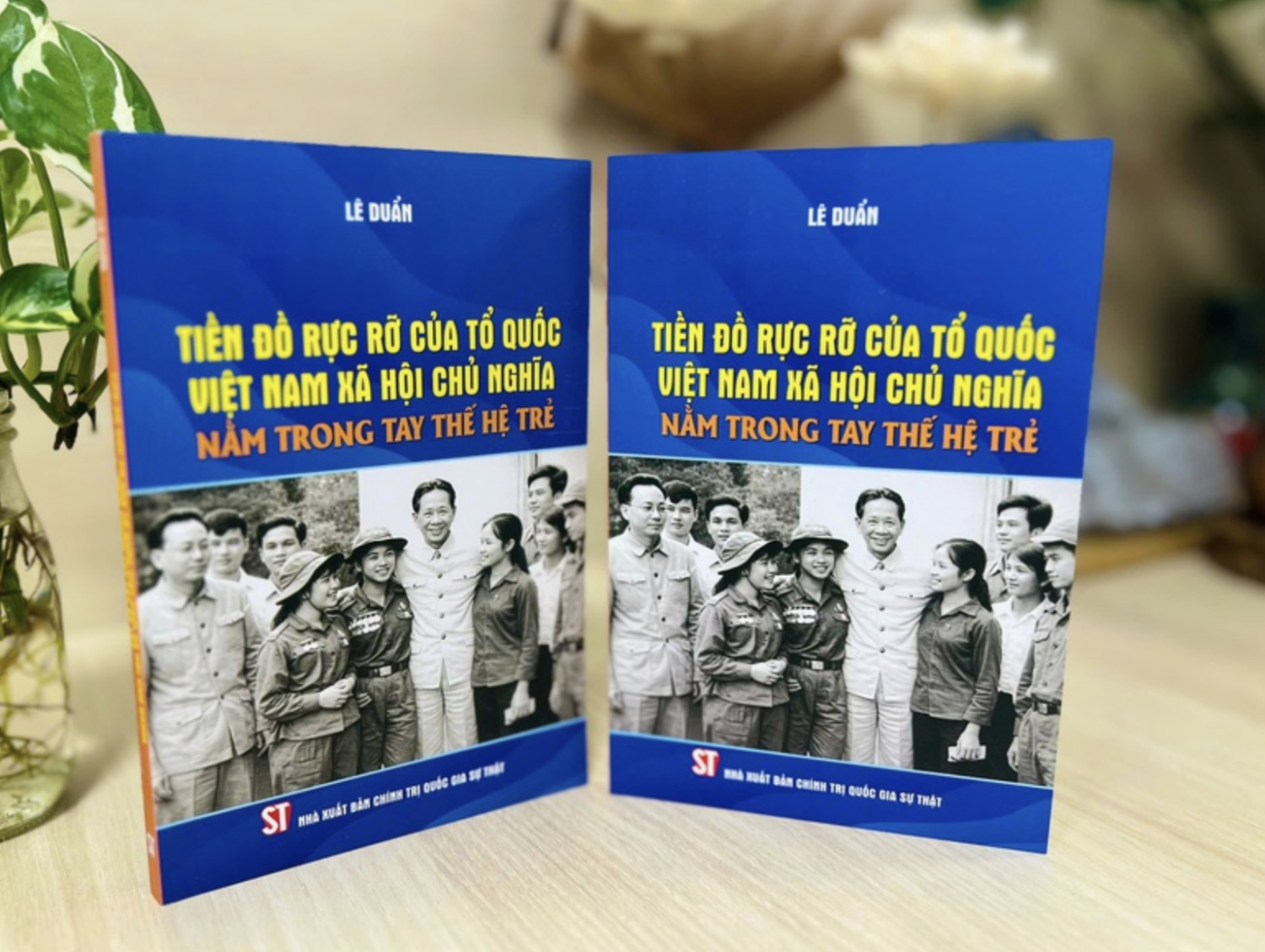 "Tiền đồ rực rỡ của Tổ quốc Việt Nam xã hội chủ nghĩa nằm trong tay thế hệ trẻ"- Cuốn sách khơi dậy khát vọng làm chủ và tinh thần xung kích của thế hệ trẻ