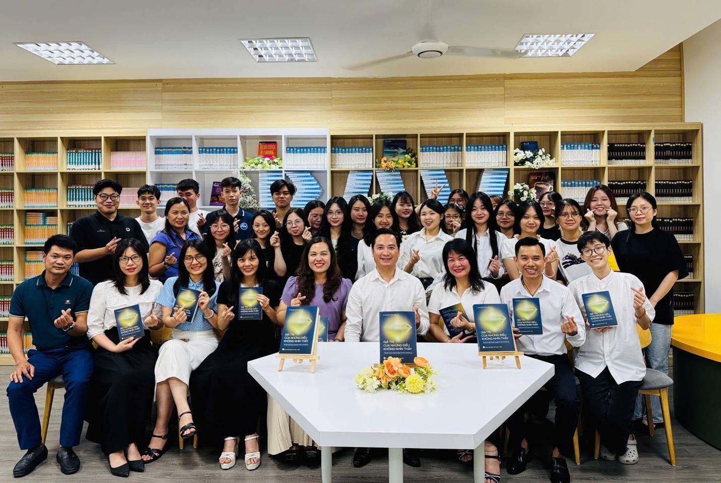 “Giá trị của những điều không nhìn thấy” – Khi sinh viên không chỉ học để có nghề, mà học để tạo giá trị cho chính mình